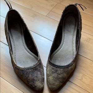 Frye distressed leather flats US 7 good condition
